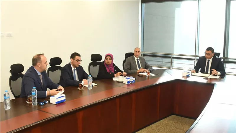 وزير الإسكان يبحث مع مسؤولي “سيتي سكيب” تعزيز التعاون قبل انطلاق النسخة المقبلة من المعرض في سبتمبر