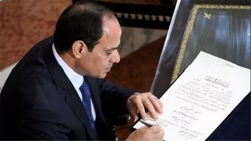 الرئيس السيسي يصدر قرارات بفض دور الانعقاد لمجلسي النواب والشيوخ