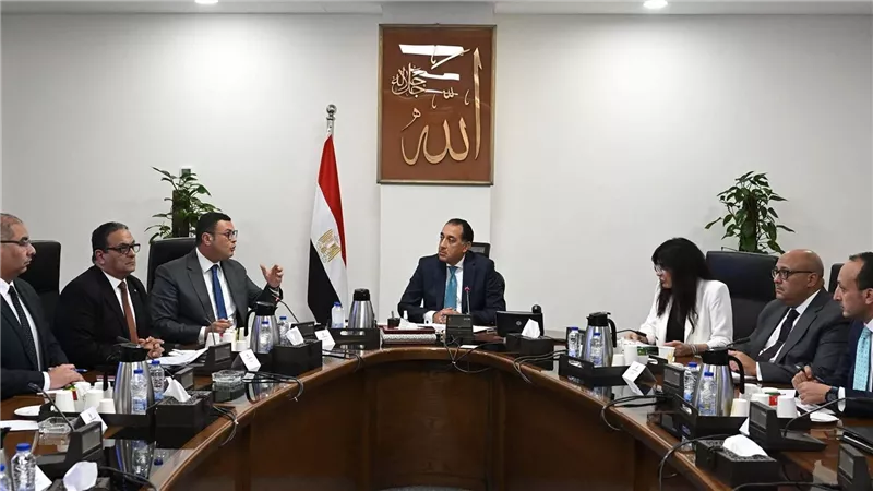 رئيس الوزراء: دخول “سفن التغييز