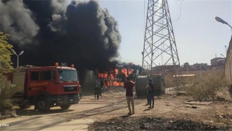 وزارة الكهرباء: إخماد حريق فى منطقة الهيش بالقرب من محطة كهرباء أسوان