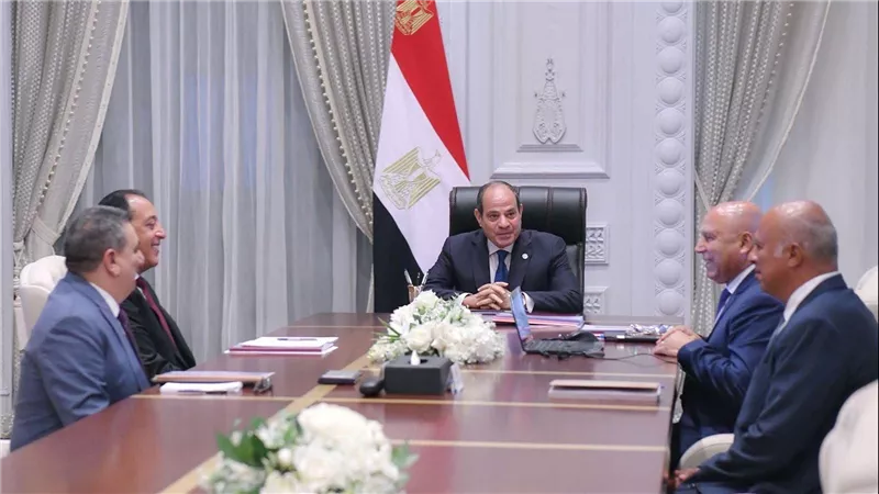 السيسي يوجّه بتسريع تنفيذ مشروعات النقل والموانئ وتحويل مصر إلى مركز لوجستي 