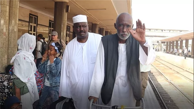 انطلاق القطار الثاني لتيسير العودة الطوعية للأشقاء السودانيين عبر سكك حديد مصر