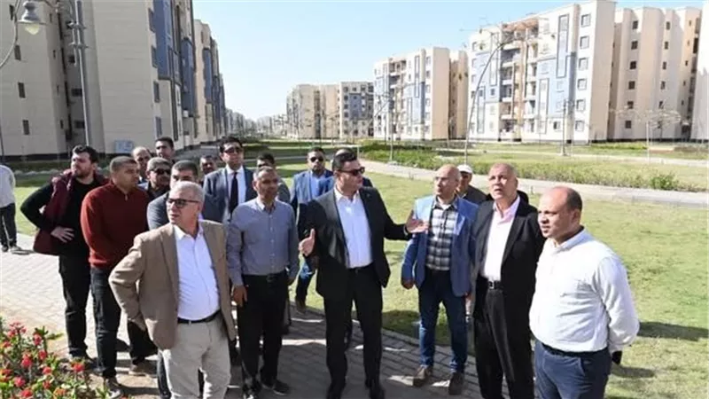 وزير الإسكان يتفقد وحدات المبادرة  الرئاسية 