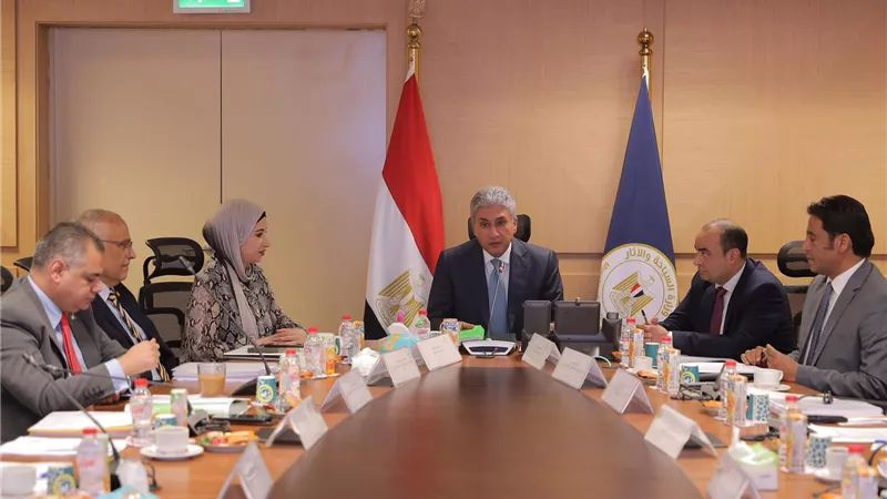 وزير السياحة والآثار يترأس اجتماع المجلس الأعلى للآثار
