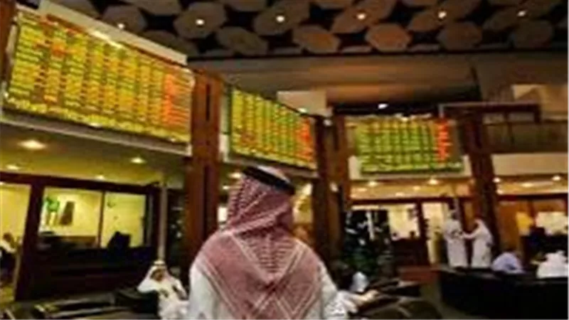 أسواق الخليج تتباين وسط تداولات متقلبة وترقب لنتائج أرباح الشركات 