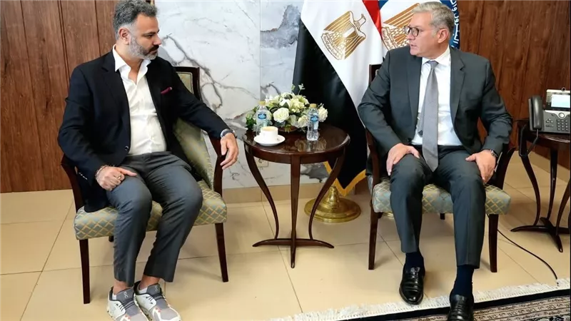 وزير البترول يبحث مع شركة إماراتية فرص التعاون في مجالات التمويل والتعدين