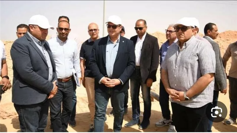وزير الإسكان يتفقد مشروعات المرحلة العاجلة للأراضي البديلة بـ