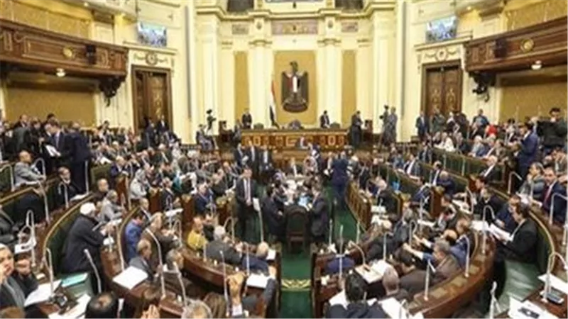 مقترح برلماني لتعديل مواعيد العمل الرسمية من 5 فجرًا إلى 12 ظهرًا