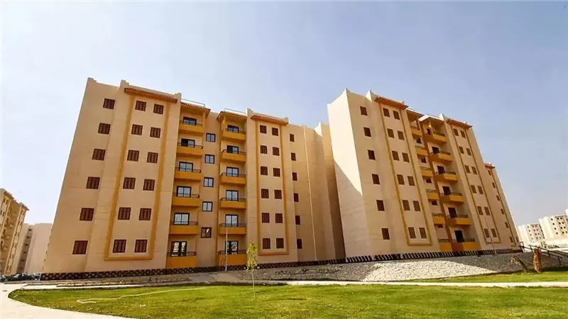 وزير الإسكان يتفقد محاور وطرق مدينة الشروق ويوجه بالاهتمام بأعمال الصيانة والزراعات