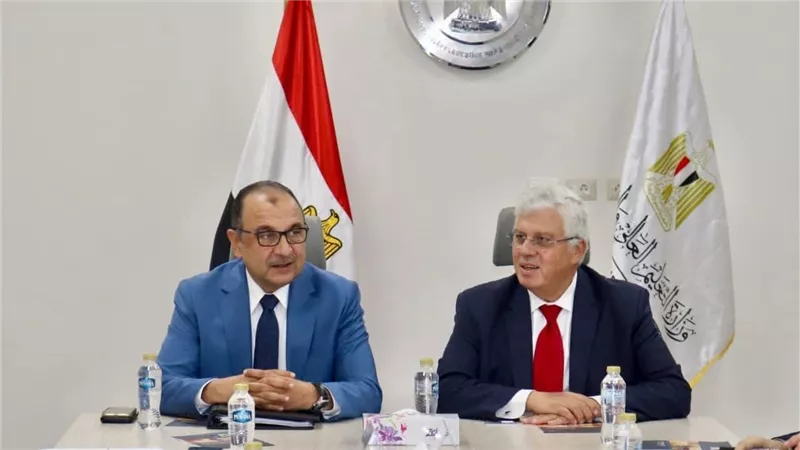 وزيرا التعليم العالي وقطاع الأعمال يبحثان استثمار الأصول لدعم التعليم والاقتصاد الوطني