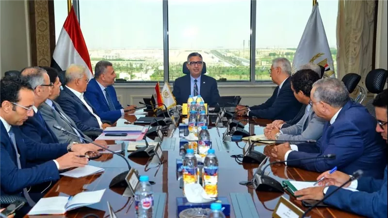 وزير التموين يتابع مع “سامكريت” الموقف التنفيذي للمستودع الاستراتيجي بالسويس