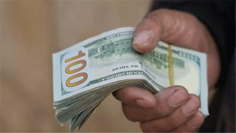فيتش سوليوشنز: تحويلات المصريين بالخارج ترتفع إلى 37.8 مليار دولار 