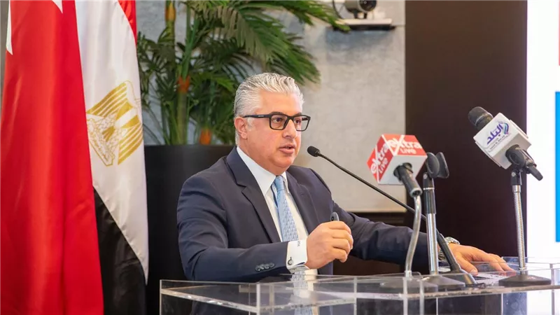رئيس المنطقة الاقتصادية لقناة السويس يستعرض الفرص الاستثمارية أمام مجتمع الأعمال المصري البحريني