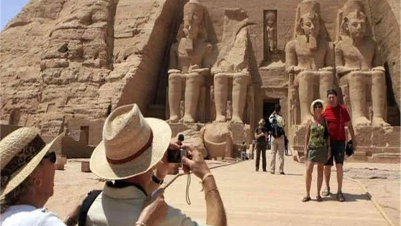 إيرادات السياحة المصرية تتجه لتجاوز 17 مليار دولار بنهاية 2025