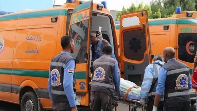 مصرع شخص وإصابة 6 آخرين في انقلاب ميكروباص بالبحيرة