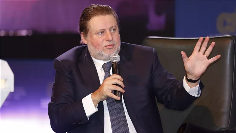 إنجاز دولي جديد لمحافظ البنك المركزي حسن عبدالله