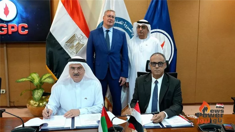 البترول توقع 3 اتفاقيات جديدة للتنقيب عن النفط والغاز 