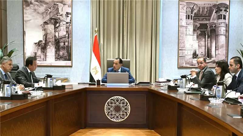 رئيس الوزراء: وسط البلد قلب القاهرة النابض.. ونعمل على إعادة رونقها التاريخي