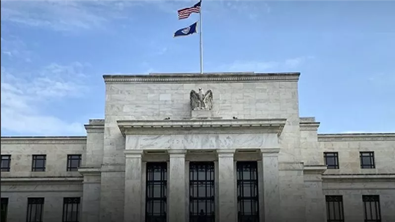 الفيدرالي الأميركي يخفض أسعار الفائدة لأول مرة في 2025