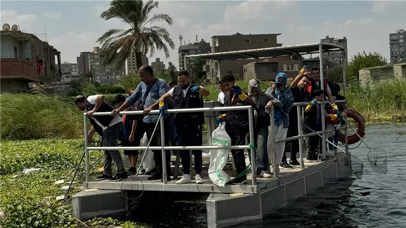 بنك saib ينظم يوماً تطوعياً لتنظيف مياه النيل بجزيرة القرصاية بالجيزة تزامناً مع الاحتفال باليوم العالمى للنظافة