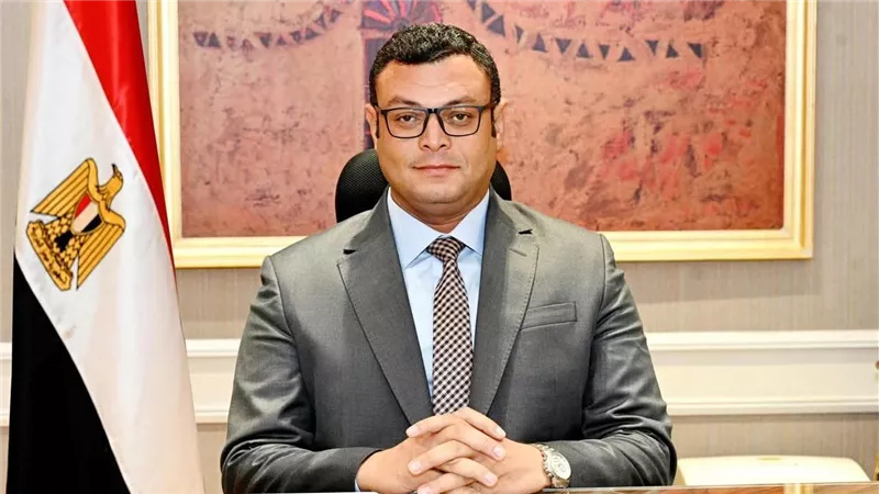 وزير الإسكان يتابع أعمال تطوير محور محمد بن زايد الرابط بين مدينة القاهرة الجديدة والعاصمة الإدارية