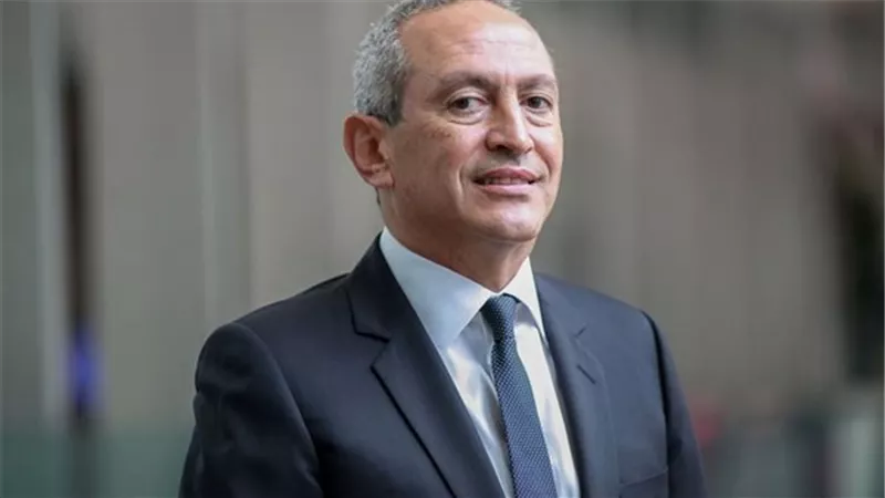 ناصف ساويرس يخطط لضخ استثمارات تصل إلى 50 مليار دولار في البنية التحتية الأمريكية