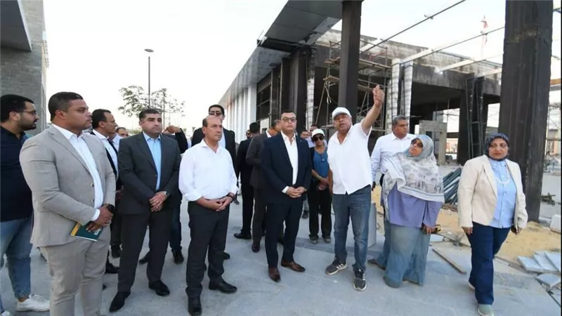 وزير الإسكان يتفقد مشروع “حدائق تلال الفسطاط” ويؤكد الإسراع في معدلات التنفيذ
