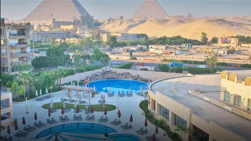 البورصة تقر قيد 35 مليون حق اكتتاب لشركة الشمس بيراميدز 