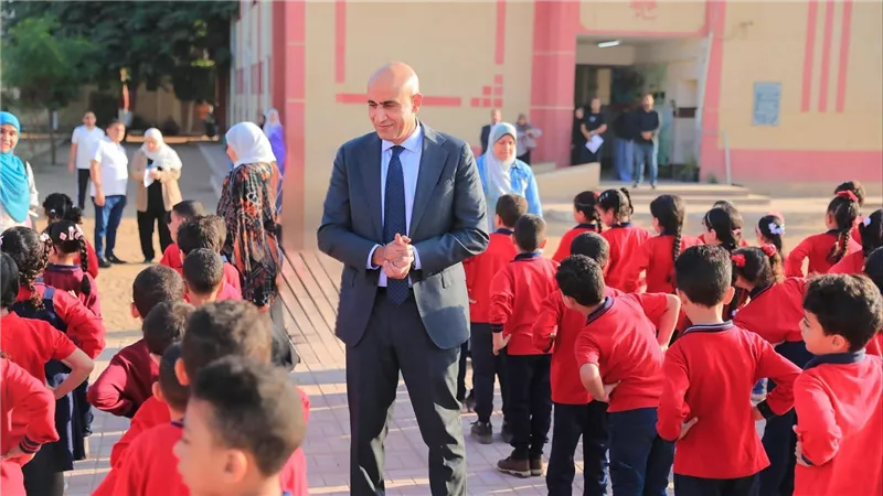 وزير التربية والتعليم يجري جولة مفاجئة بعدد من مدارس الغربية 