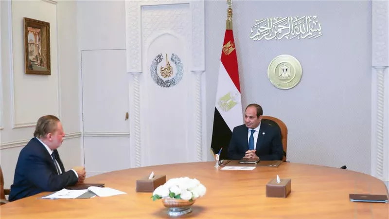  السيسي يتابع مع محافظ البنك المركزي تحسن المؤشرات الاقتصادية وزيادة الاحتياطيات الأجنبية