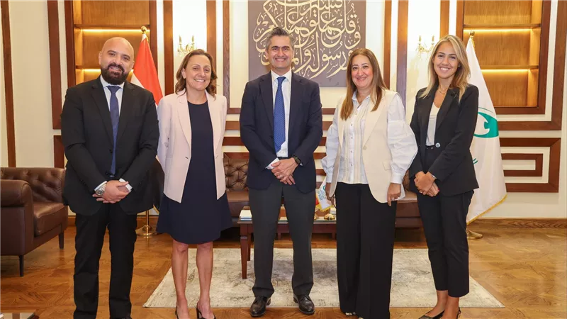 البريد المصري تلتقي الرئيس الإقليمي لشركة 