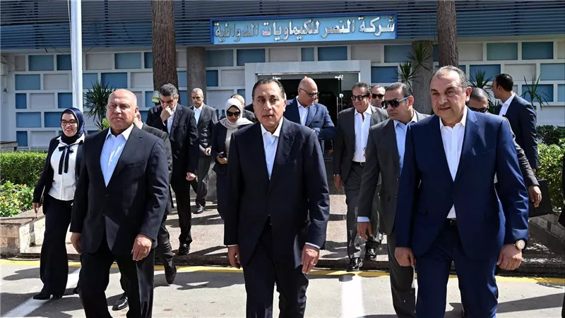 رئيس الوزراء يتفقد مصانع الأدوية المطورة بالقليوبية عقب افتتاح معرض “تراثنا 2025”