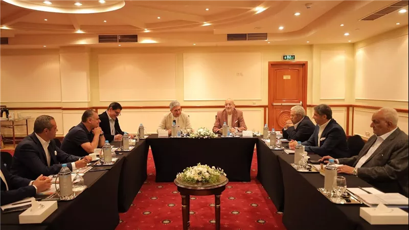 وزير السياحة والآثار يشارك في اجتماع غرفة المنشآت الفندقية بالأقصر