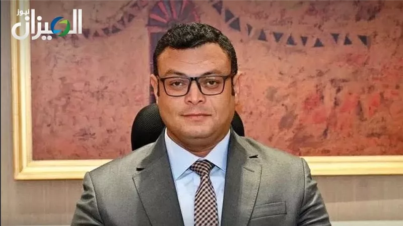 وزير الإسكان يسلم عقود وحدات “سكن لكل المصريين” بالعبور الجديدة.
