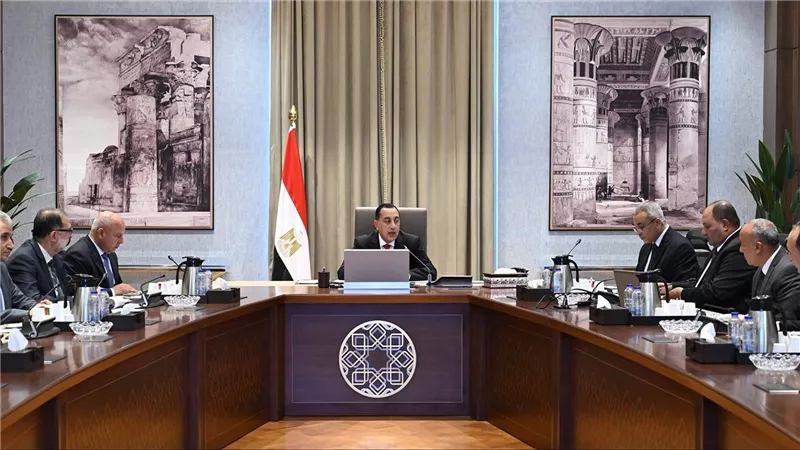 رئيس الوزراء يتابع الإجراءات المتخذة لتوفير اللحوم الحمراء وضبط الأسعار في الأسواق