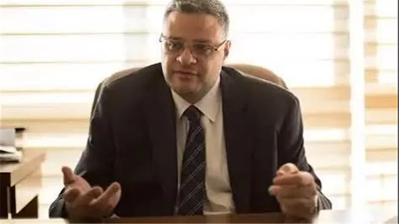 البورصة تُخطر بمنع رجل الأعمال محمود لاشين و46 آخرين من التصرف في أموالهم 