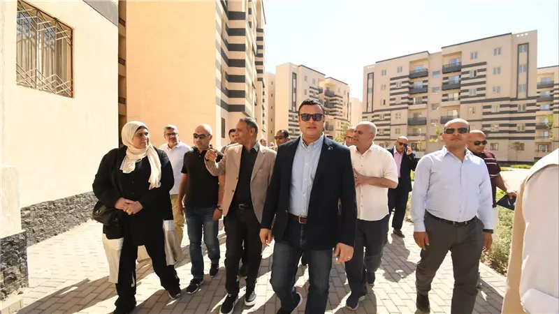 وزير الإسكان يتفقد وحدات المبادرة الرئاسية 