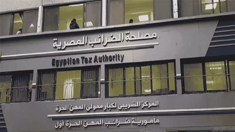 الضرائب تنفي زيادة ضريبة القيمة المضافة على السجائر في نوفمبر المقبل