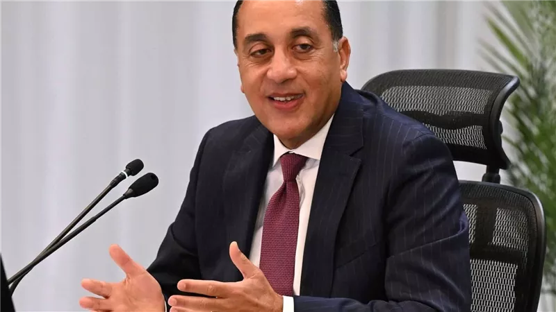مدبولي يتابع تنفيذ مشروعات الطاقة المتجددة: توجيهات رئاسية بالإسراع في ربطها على الشبكة