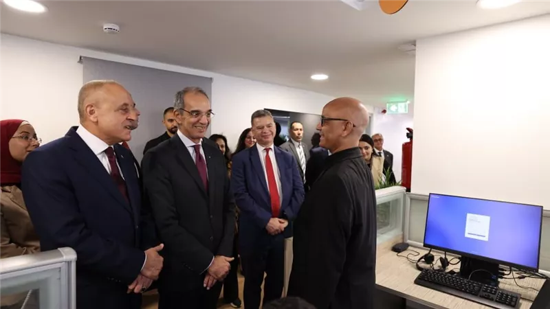 وزير الاتصالات يفتتح أول مركز لشركة «فاوندإيفر» العالمية لتقديم خدمات التعهيد في صعيد مصر