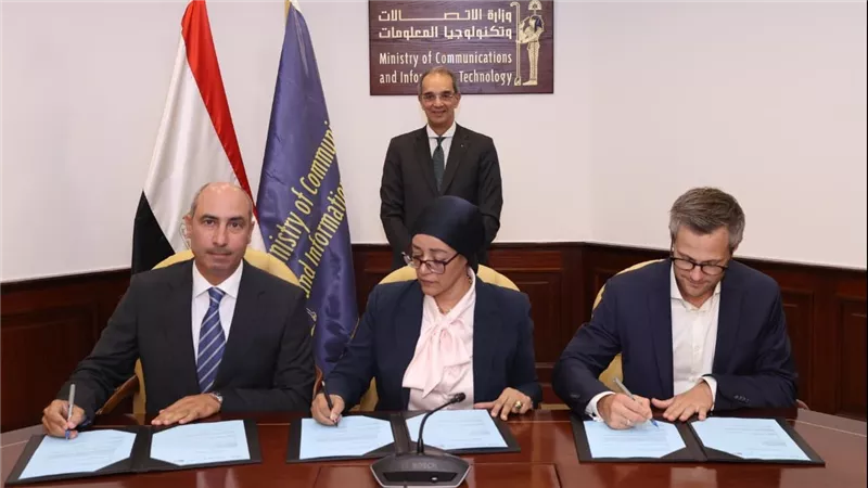 وزير الاتصالات يشهد توقيع مذكرة تفاهم بين معهد تكنولوجيا المعلومات و«GIZ» و«كابجيمينى» و«ديلويت» و«فودافون للحلول الذكية»