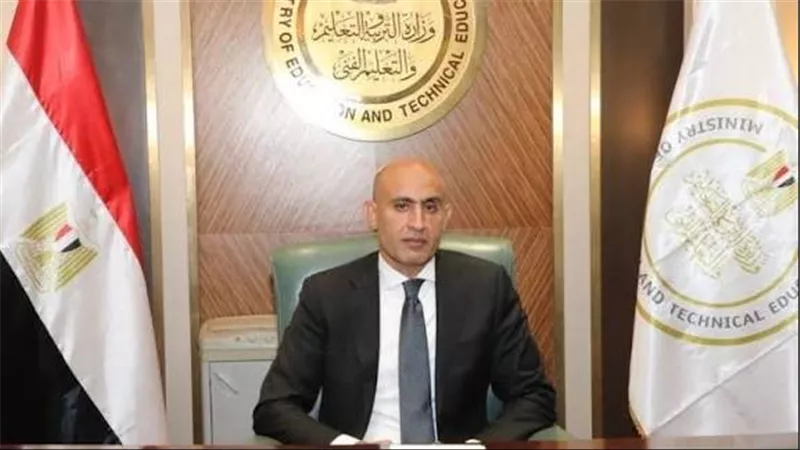 محمد عبد اللطيف يضع مدرسة “نيو كابيتال” تحت الإشراف ويؤكد حماية حقوق الطلاب
