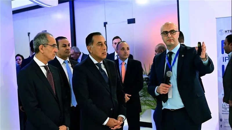 الجهاز القومي لتنظيم الاتصالات يعرض إنجازاته أمام الحكومة بمعرض  Cairo ICT