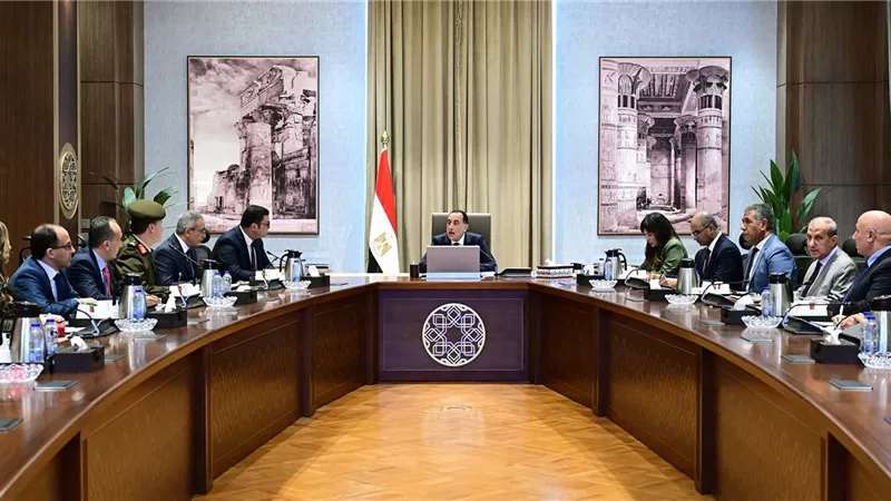 رئيس الوزراء يُتابع ملفات تطوير قطاع السياحة