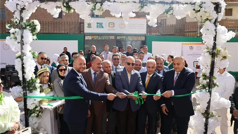 البنك الأهلي المصري يفتتح مدرسة السلام الإعدادية بمحافظة المنيا 
