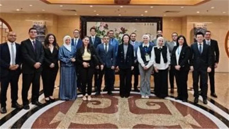 17 مسئولًا حكوميًا مصريًا يزورون بكين لتبادل الخبرات التنموية 