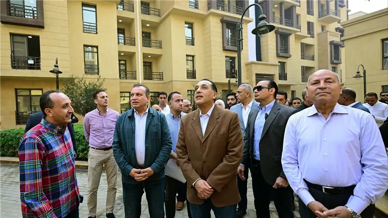 رئيس الوزراء يقوم بجولة تفقدية بمشروعات إعادة إحياء عدد من المناطق بالقاهرة التاريخية