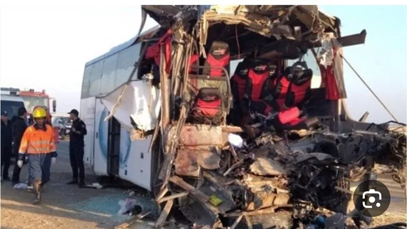 حادث تصادم في رأس غارب يسفر عن وفاة شخصين وإصابة آخرين