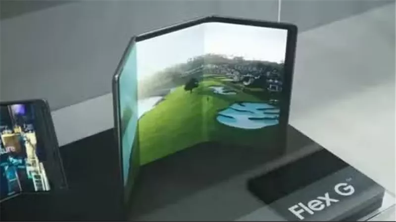 سامسونج تستعد لإطلاق هاتفها الجديد Galaxy Z Tri-Fold بسعر أقل من المتوقع