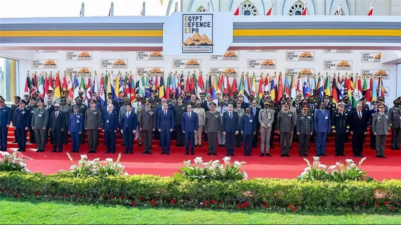 السيسي يفتتح معرض “إيديكس 2025”.. منصة دولية لعرض أحدث منظومات الدفاع والتسليح